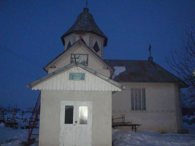 Biserica - vedere exterioară
